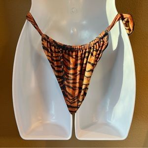 NEW HAHt Bikini Bottom M